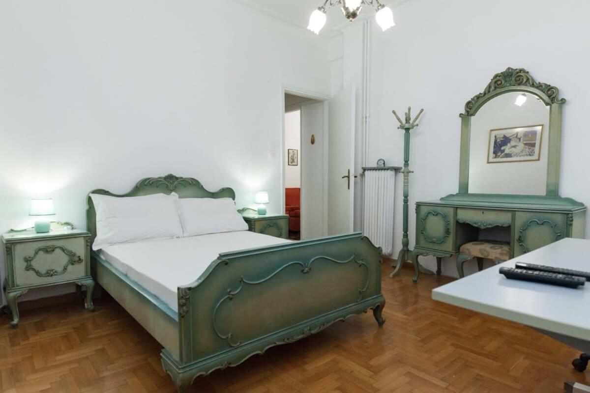 Charming Vintage 2Br Apartment With Balcony In Koukaki Αθήνα Εξωτερικό φωτογραφία